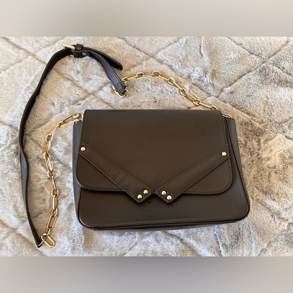 Yvonne Yvonne chain and leather shoulder bag purse black gold accents - Picture 1 of 9